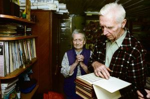 Tautodailininkai Klemensas Lovčikas ir Vaidilutė Jončaitė sukaupė didžiulę asmeninę biblioteką, bet jų knygų dabar jau beveik niekam nebereikia.